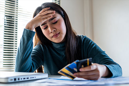 多重債務者はリスクが多い？ 多重債務の原因や解決方法について解説